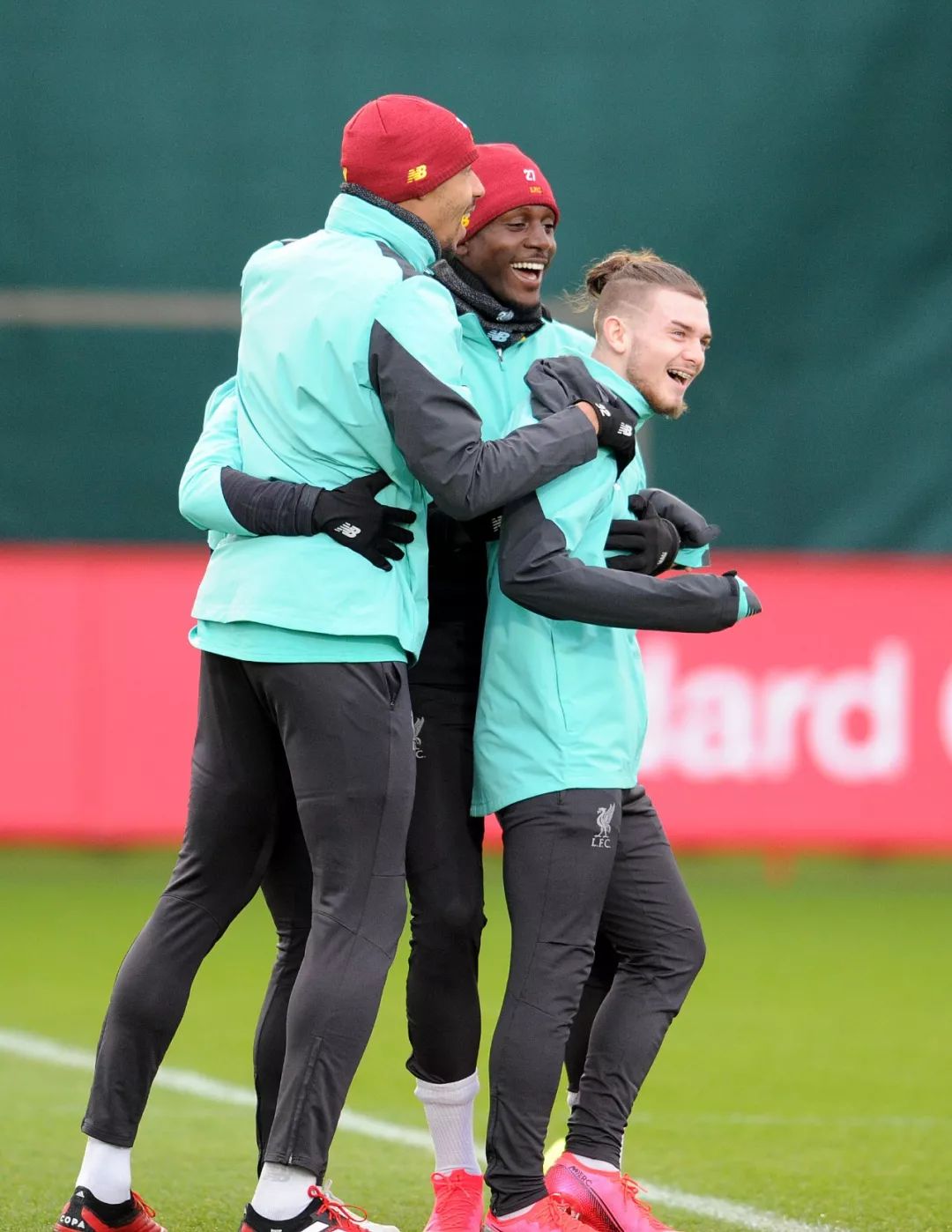 亚博体育平台-包含关键时刻切尔西伤情更新克里夫兰骑士今夜防线松动，莎拉波娃在加拿大队比赛中战术调整看傻球迷的词条